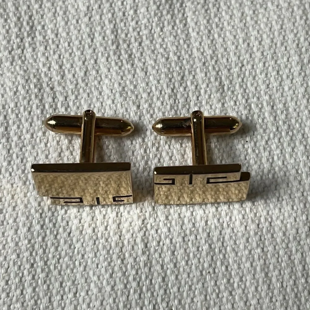 Vintage marked SWANK square gold tone chain pattern cufflinks